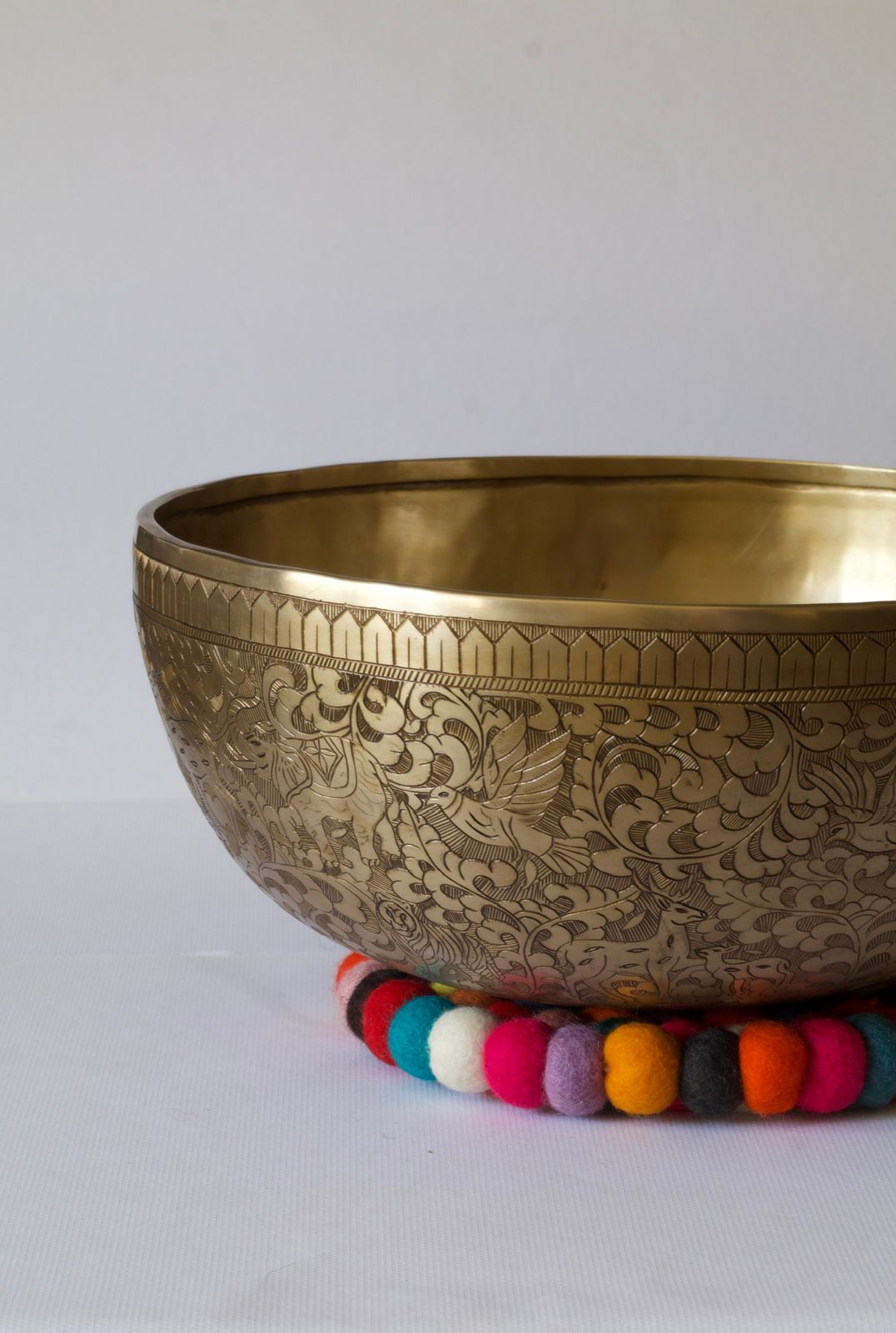 Harmonious Animal Kingdom Hand-Carved Tibetan Singing bowl - [12.2" , F2 87.5Hz]