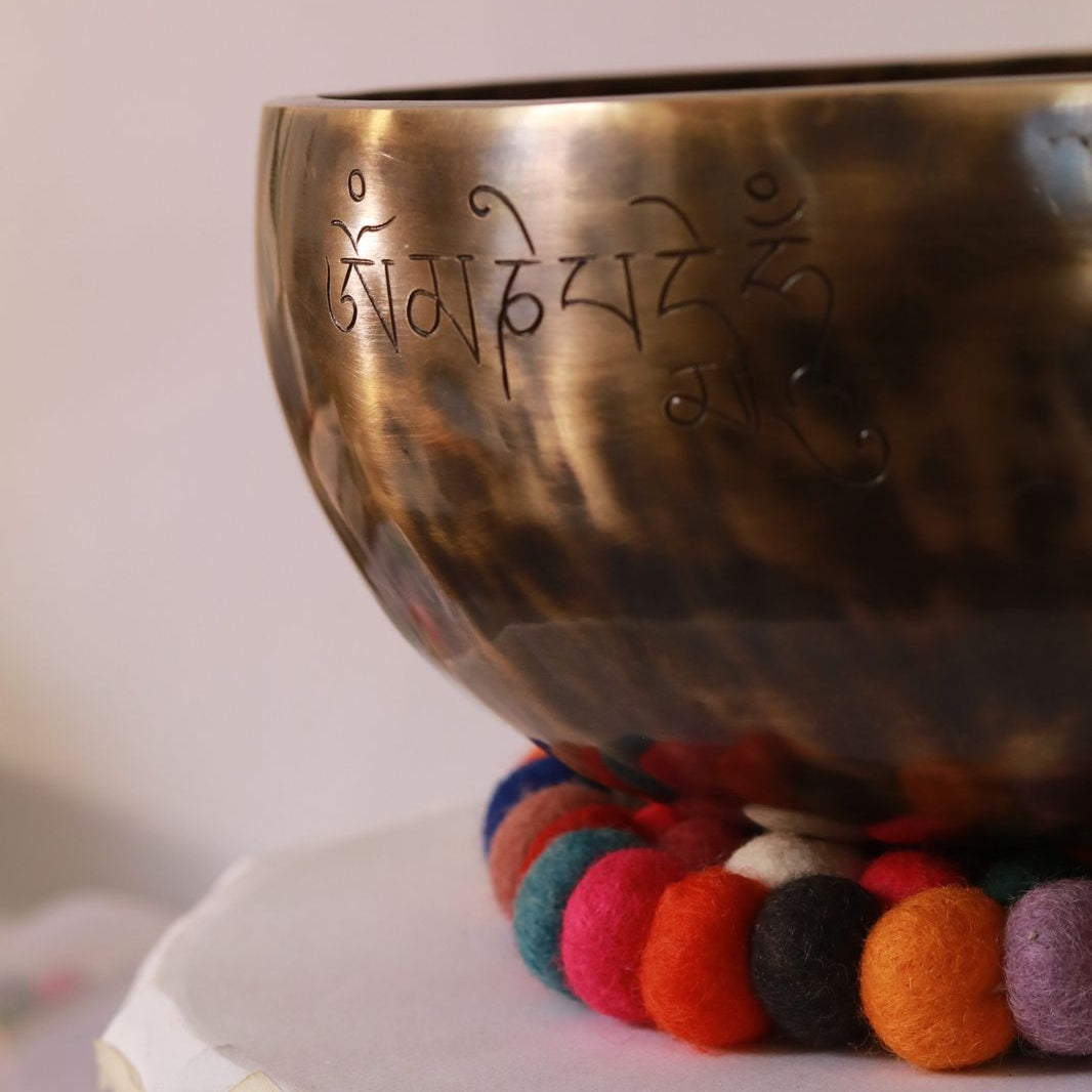 Chitwan Tiger Tibetan Singing Bowl - [9.6" , G#3 210Hz]